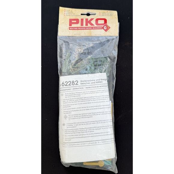 Brand New Piko G-scale model kit for a set of cafe tables and benches 62282 - Picture 2 of 6